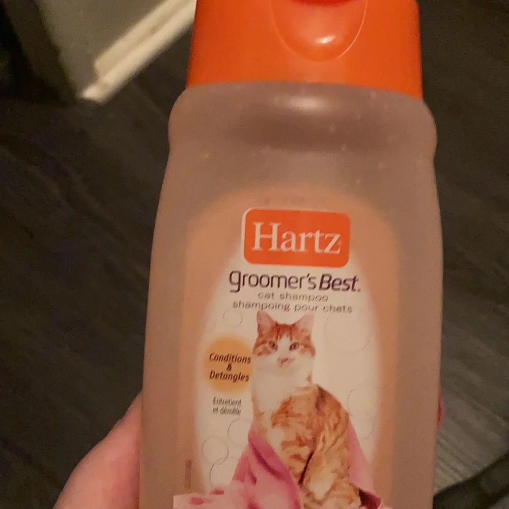 Furminator comb, cat hairball shampoo, and cute pink collar w a bell…!!